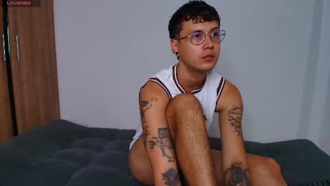 Snapshot of leaneseb chatting on 07-10-26, 06:32 leaneseb online show from 07-10-26, 06:32