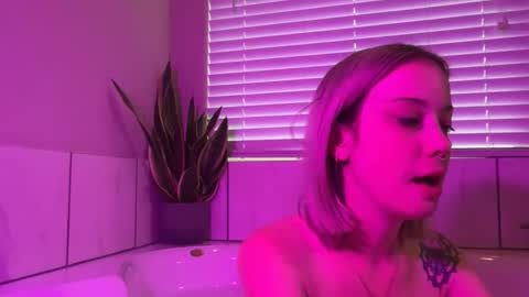 leanneluxecouple online show from 04-18-26, 10:21