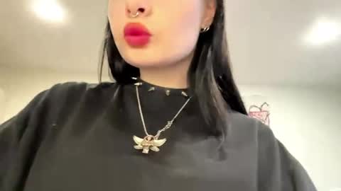 Kiki online show from 04-01-26, 03:20
