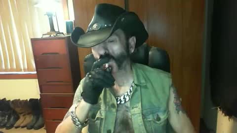 leathergreaser online show from 12-17-25, 08:26