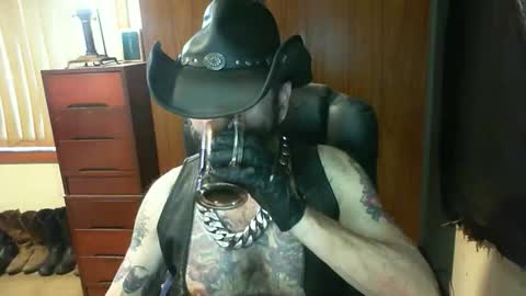 leathergreaser online show from 01-12-26, 07:52