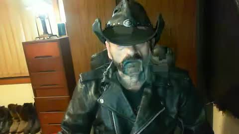 Snapshot of leathergreaser chatting on 04-26-26, 06:05 leathergreaser online show from 04-26-26, 06:05