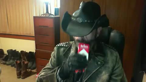 Snapshot of leathergreaser chatting on 04-29-26, 07:20 leathergreaser online show from 04-29-26, 07:20