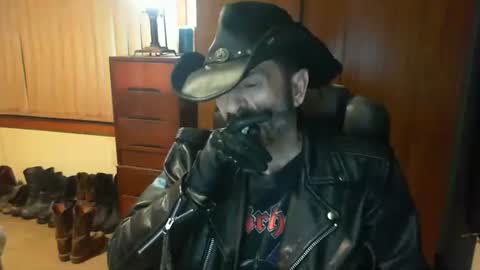 Snapshot of leathergreaser chatting on 04-30-26, 07:42 leathergreaser online show from 04-30-26, 07:42
