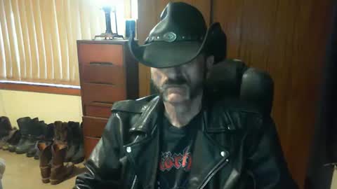 Snapshot of leathergreaser chatting on 04-30-26, 08:57 leathergreaser online show from 04-30-26, 08:57