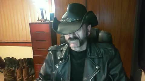Snapshot of leathergreaser chatting on 05-05-26, 06:49 leathergreaser online show from 05-05-26, 06:49