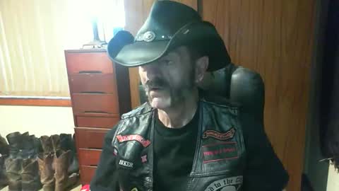 Snapshot of leathergreaser chatting on 05-11-26, 09:12 leathergreaser online show from 05-11-26, 09:12