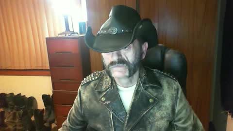 Snapshot of leathergreaser chatting on 05-28-26, 08:28 leathergreaser online show from 05-28-26, 08:28