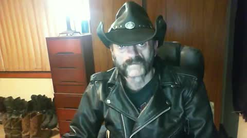 Snapshot of leathergreaser chatting on 06-01-26, 06:31 leathergreaser online show from 06-01-26, 06:31