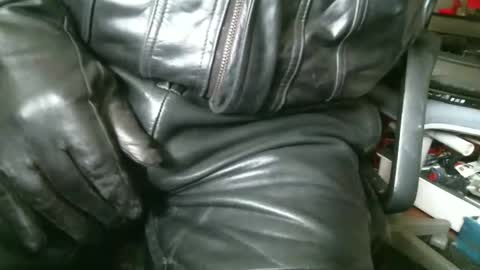Snapshot of leathermotocross001 chatting on 05-17-26, 02:24 Leathermotocross online show from 05-17-26, 02:24