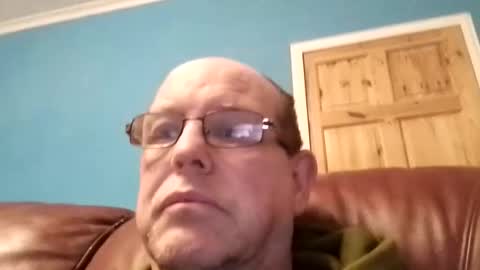 Snapshot of leatherpants68 chatting on 03-25-26, 08:37 leatherpants68 online show from 03-25-26, 08:37