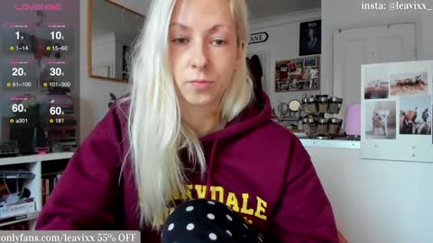 LeaVixx online show from 12-11-24, 11:41