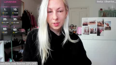 LeaVixx online show from 12-18-24, 10:08