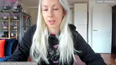 LeaVixx online show from 10-23-25, 09:41