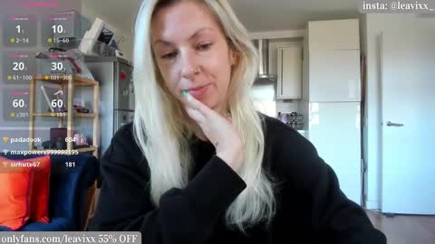 LeaVixx online show from 10-30-25, 09:44