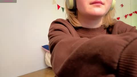 Ellie online show from 04-23-26, 06:36