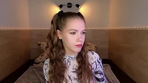 Snapshot of lecsika chatting on 11-29-25, 04:32 lecsika online show from 11-29-25, 04:32