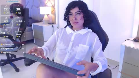 Snapshot of leethompson_ chatting on 01-11-25, 02:58 Leet online show from 01-11-25, 02:58