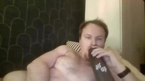 Snapshot of leeuwarder12 chatting on 12-14-25, 03:50 leeuwarder12 online show from 12-14-25, 03:50