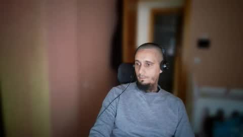 lefrenchiies online show from 11-23-25, 04:40