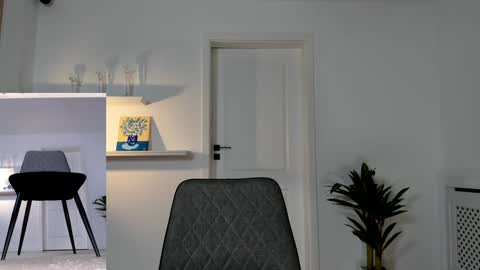 Snapshot of legswattitude chatting on 12-10-24, 11:22 Elle online show from 12-10-24, 11:22