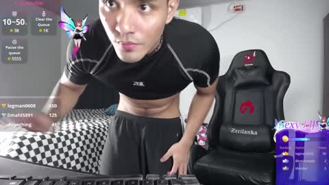 Snapshot of lei_77 chatting on 12-10-24, 12:39 Lei online show from 12-10-24, 12:39