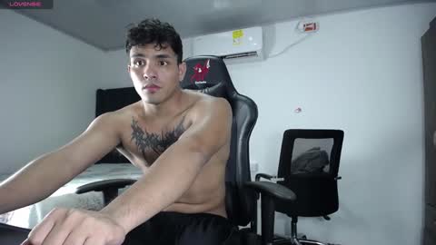 Snapshot of lei_77 chatting on 12-24-24, 09:55 Lei online show from 12-24-24, 09:55