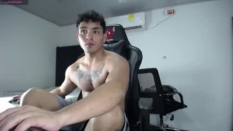 Snapshot of lei_77 chatting on 12-28-24, 12:57 Lei online show from 12-28-24, 12:57