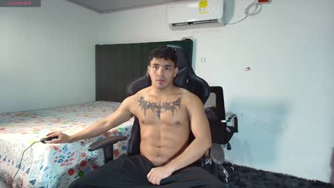 Snapshot of lei_77 chatting on 01-12-25, 08:47 Lei online show from 01-12-25, 08:47