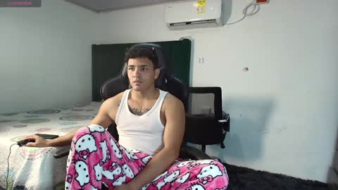 Snapshot of lei_77 chatting on 01-21-25, 09:15 Lei online show from 01-21-25, 09:15