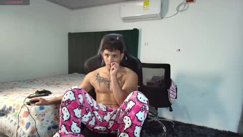 Snapshot of lei_77 chatting on 01-25-25, 03:30 Lei online show from 01-25-25, 03:30