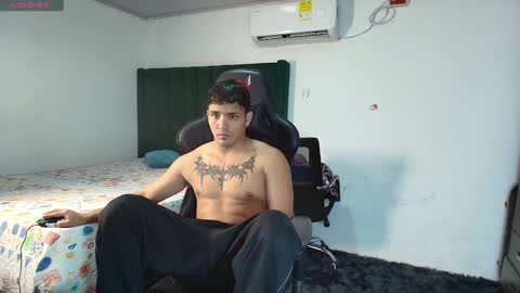 Snapshot of lei_77 chatting on 01-29-25, 05:51 Lei online show from 01-29-25, 05:51