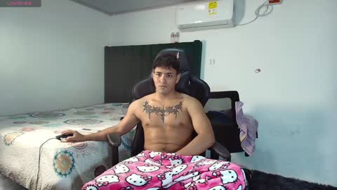 Snapshot of lei_77 chatting on 02-03-25, 12:36 Lei online show from 02-03-25, 12:36