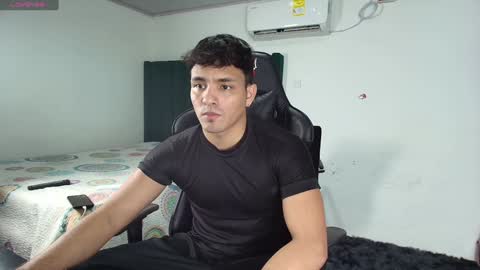 Snapshot of lei_77 chatting on 02-07-25, 07:17 Lei online show from 02-07-25, 07:17