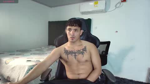 Snapshot of lei_77 chatting on 02-09-25, 10:00 Lei online show from 02-09-25, 10:00