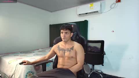 Snapshot of lei_77 chatting on 02-11-25, 03:29 Lei online show from 02-11-25, 03:29