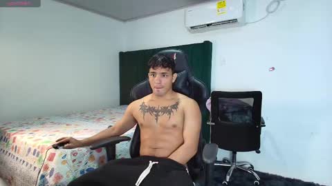 Snapshot of lei_77 chatting on 02-12-25, 05:48 Lei online show from 02-12-25, 05:48