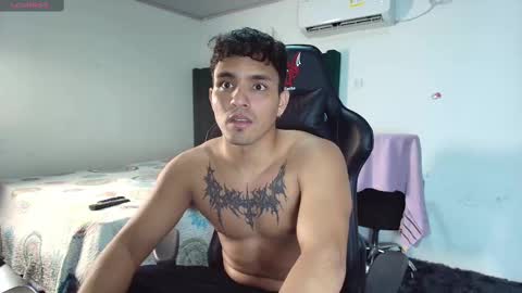 Snapshot of lei_77 chatting on 02-18-25, 04:37 Lei online show from 02-18-25, 04:37