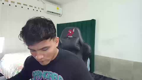 Snapshot of lei_77 chatting on 09-08-25, 09:58 Lei online show from 09-08-25, 09:58