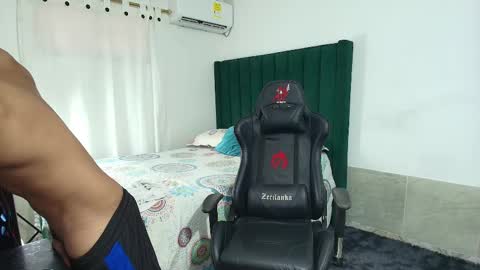 Snapshot of lei_77 chatting on 09-30-25, 06:13 Lei online show from 09-30-25, 06:13