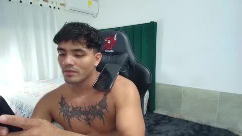 Snapshot of lei_77 chatting on 10-04-25, 10:52 Lei online show from 10-04-25, 10:52