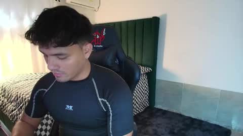 Snapshot of lei_77 chatting on 11-05-25, 06:30 Lei online show from 11-05-25, 06:30