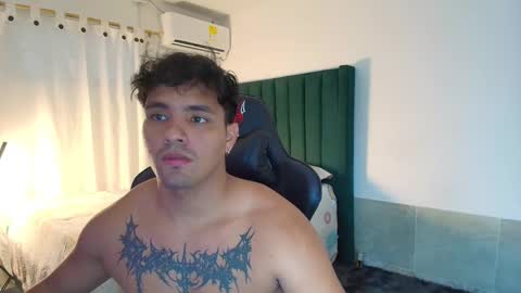 Snapshot of lei_77 chatting on 11-22-25, 09:25 Lei online show from 11-22-25, 09:25