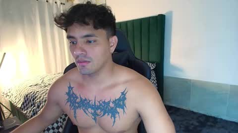 Snapshot of lei_77 chatting on 12-02-25, 10:05 Lei online show from 12-02-25, 10:05