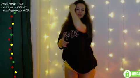 hey Im Leia and I love rock  online show from 06-26-26, 07:18