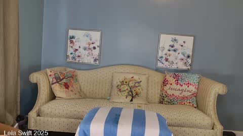 Leia Swift online show from 01-03-25, 04:16