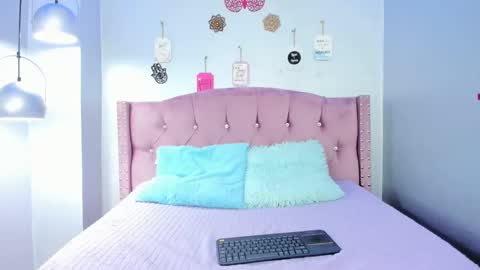 LEIGH ANGELS online show from 03-04-25, 08:38