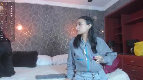 Snapshot of leigh_angels chatting on 02-25-26, 03:16 LEIGH ANGELS online show from 02-25-26, 03:16