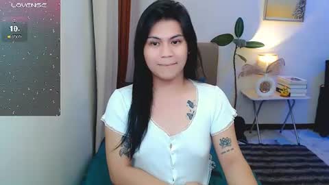 Snapshot of leighcortesi chatting on 07-16-26, 05:08 Cailey online show from 07-16-26, 05:08