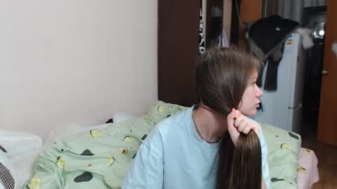 leila_bambi_ online show from 12-30-24, 10:01